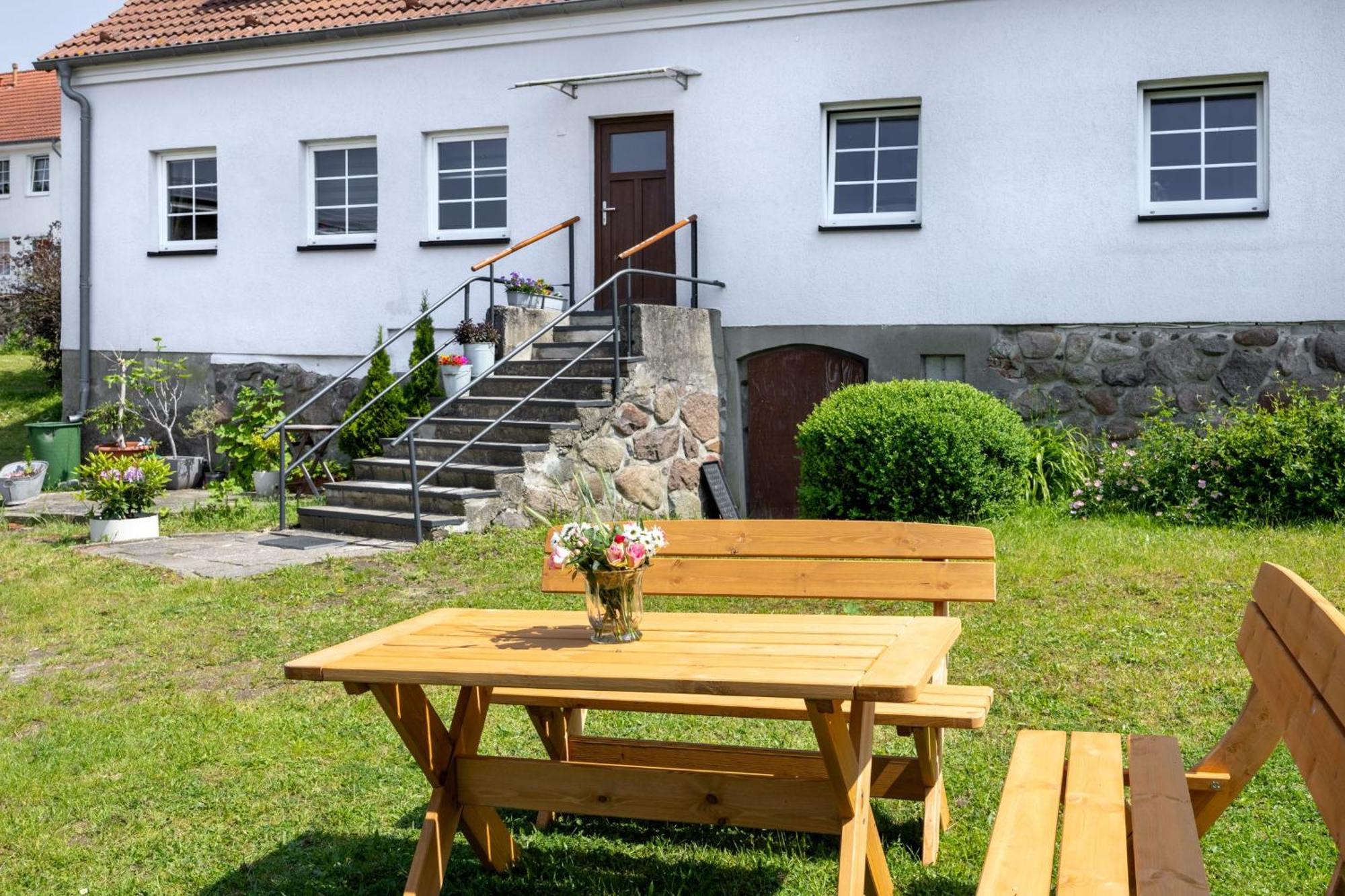 Ferienwohnung "Flori'S Ponyhof" Kröpelin Esterno foto